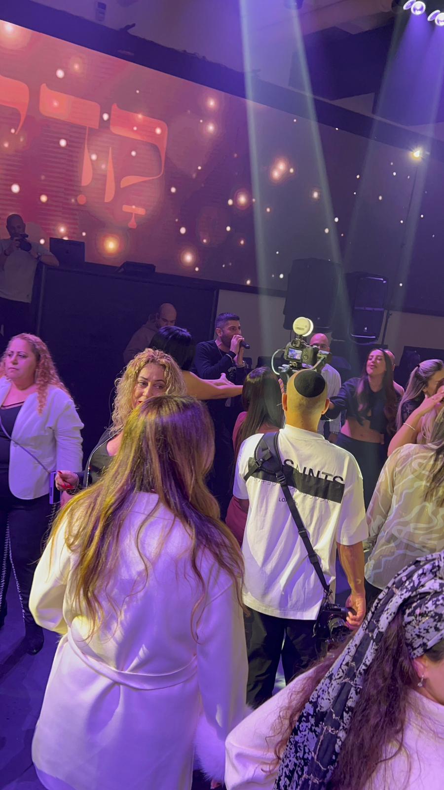 חן אלדטוב בהופעה